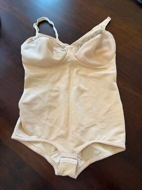 Vintage Subtract One Piece Lace Bodysuit Shapewear 40C